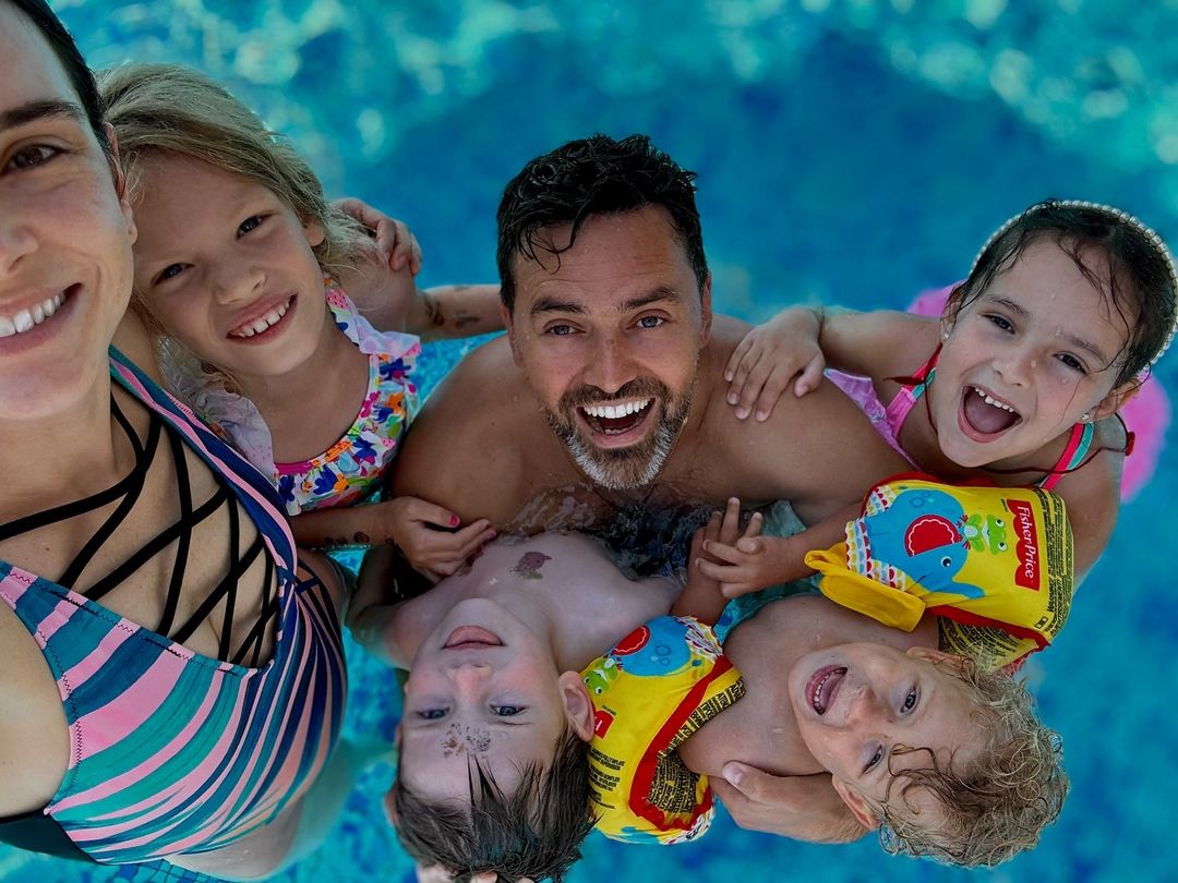 Інна Мірошниченко пояснила, чому її доньки будуть навчатися у різних класах